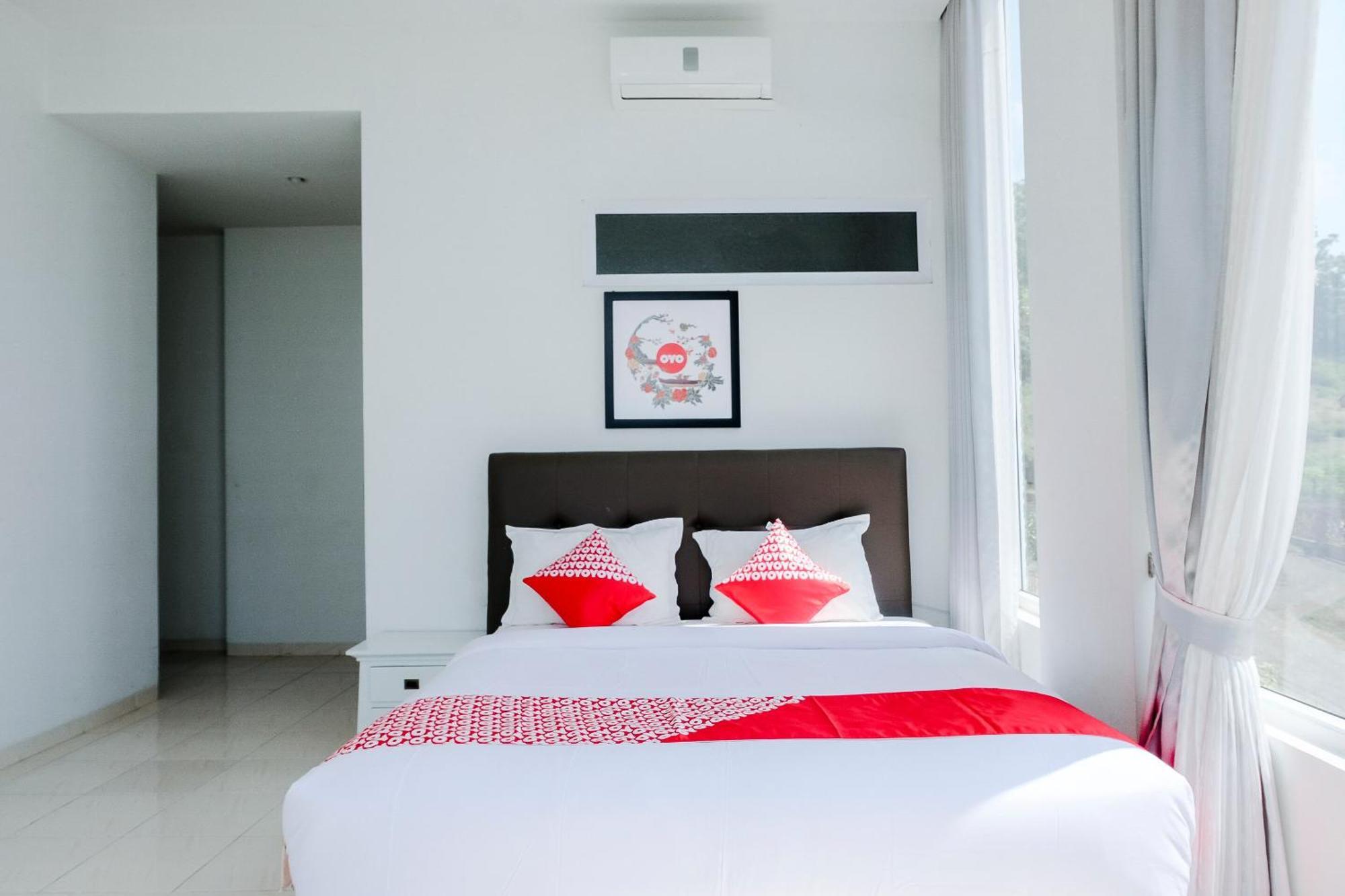 Oyo 1194 Villa Bukit Panderman Residence Batu  Luaran gambar