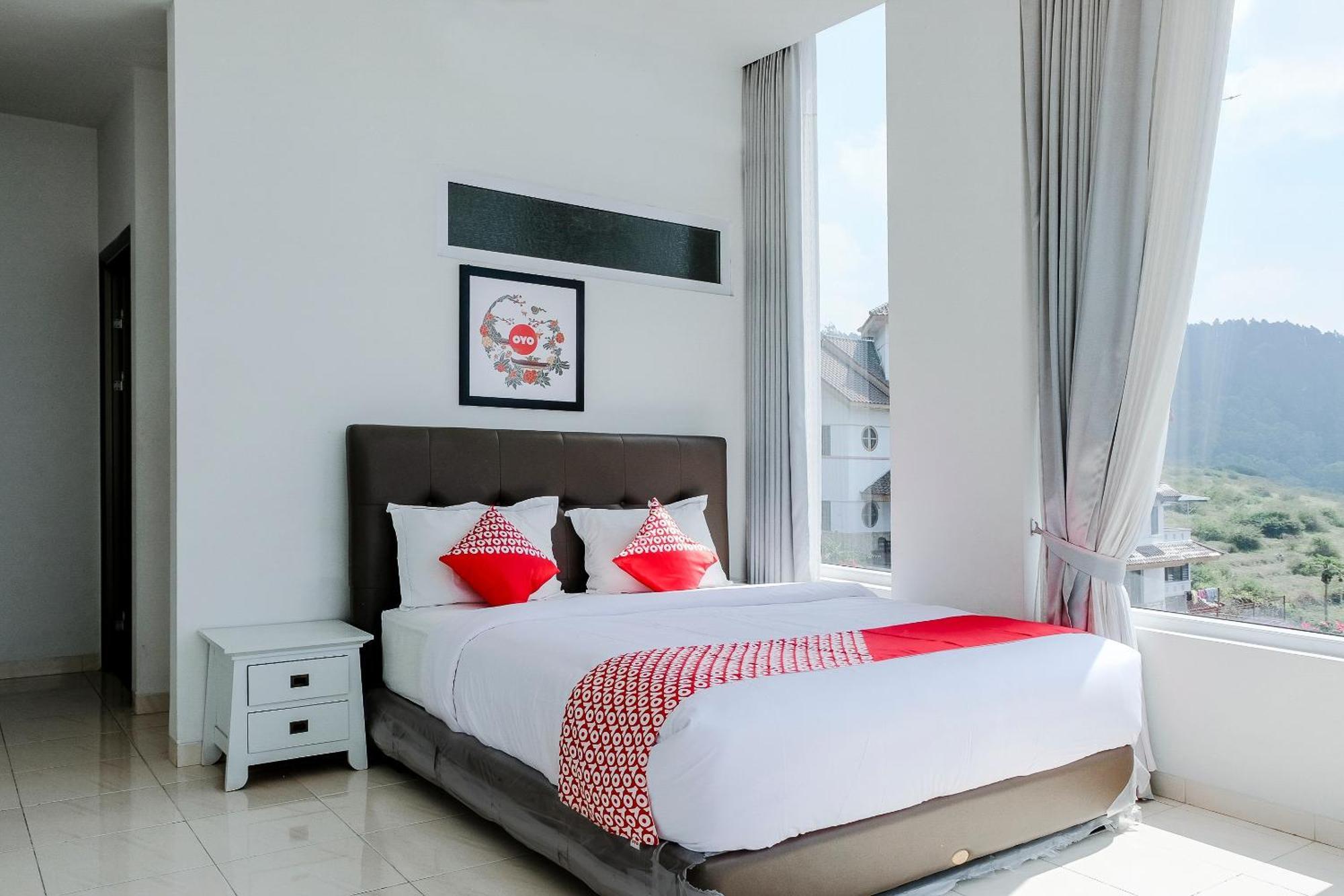 Oyo 1194 Villa Bukit Panderman Residence Batu  Luaran gambar