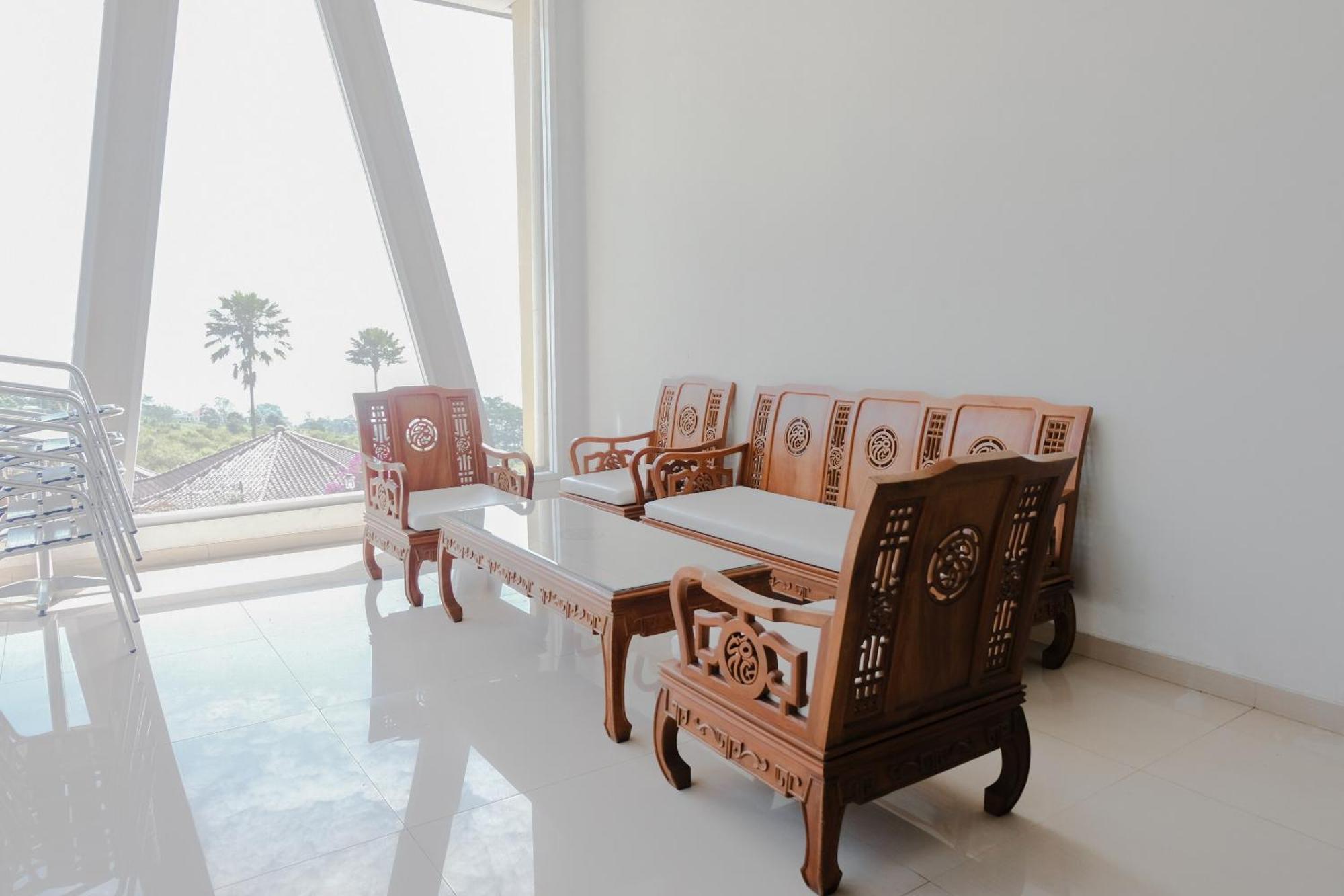Oyo 1194 Villa Bukit Panderman Residence Batu  Luaran gambar