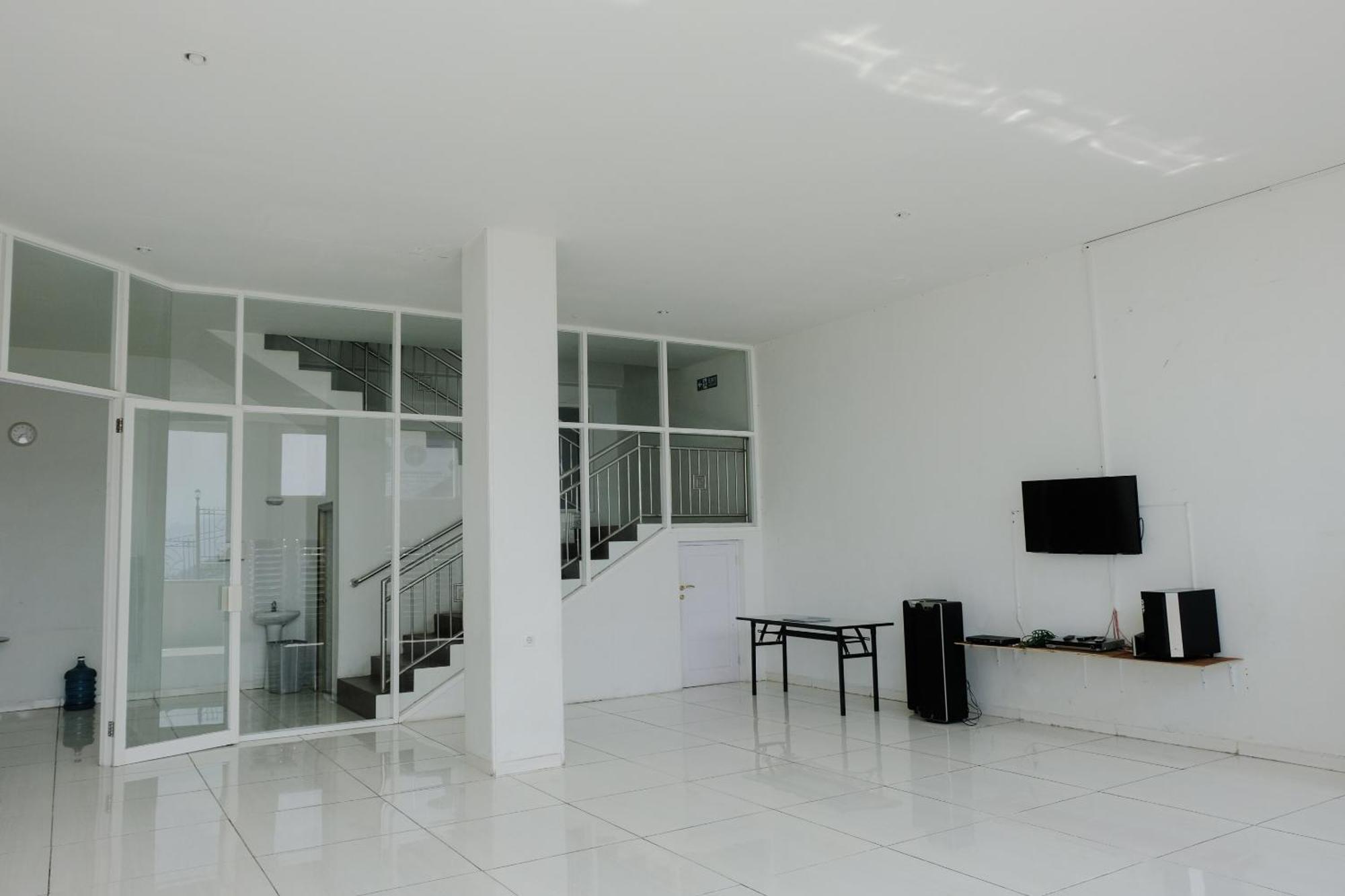 Oyo 1194 Villa Bukit Panderman Residence Batu  Luaran gambar