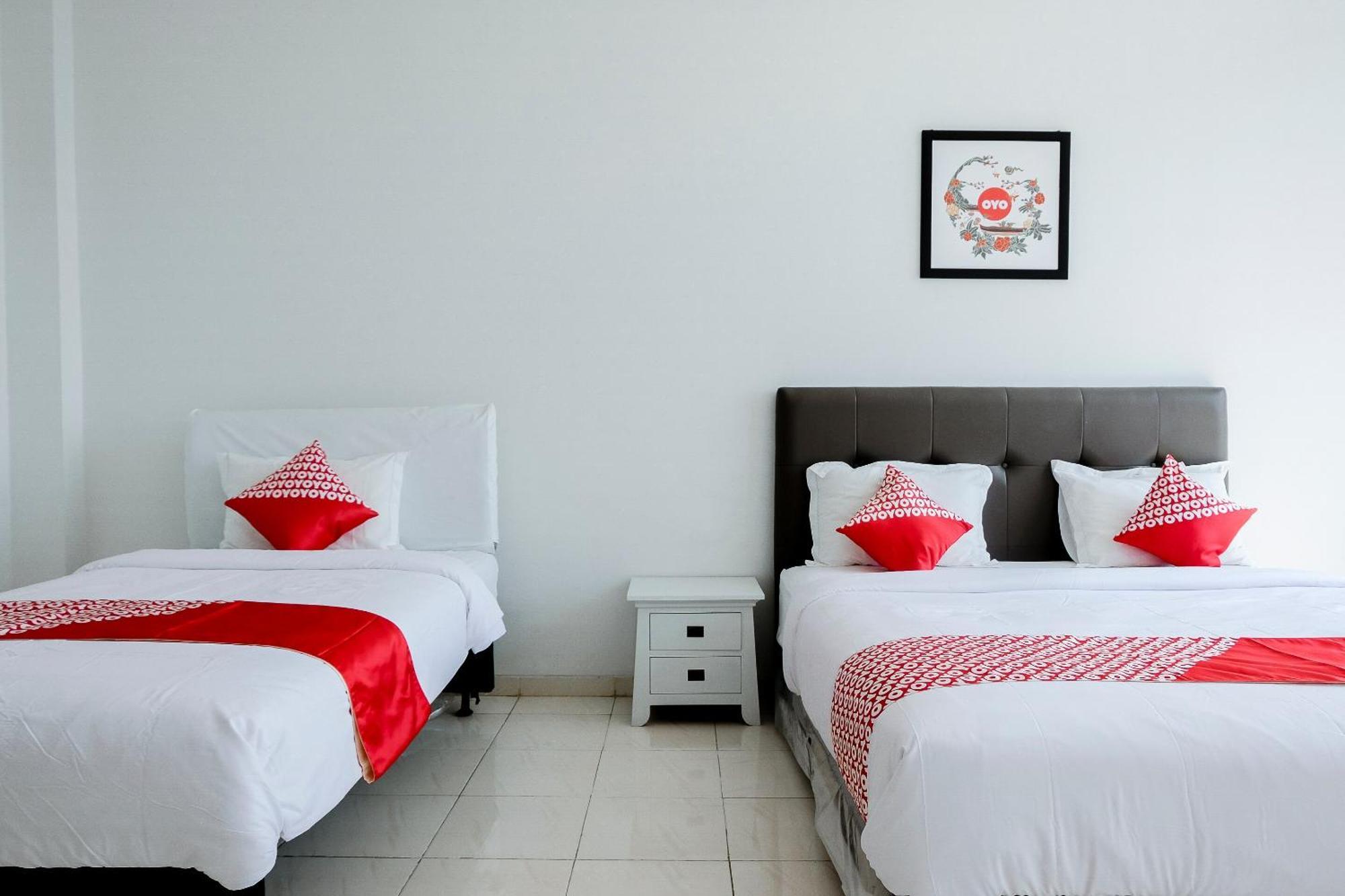 Oyo 1194 Villa Bukit Panderman Residence Batu  Luaran gambar