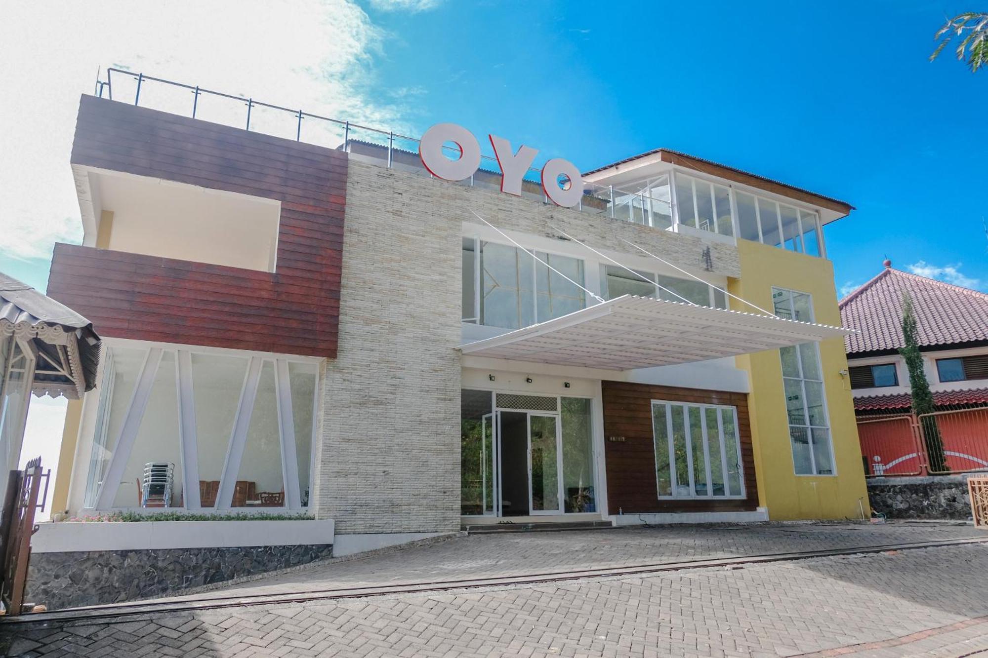 Oyo 1194 Villa Bukit Panderman Residence Batu  Luaran gambar
