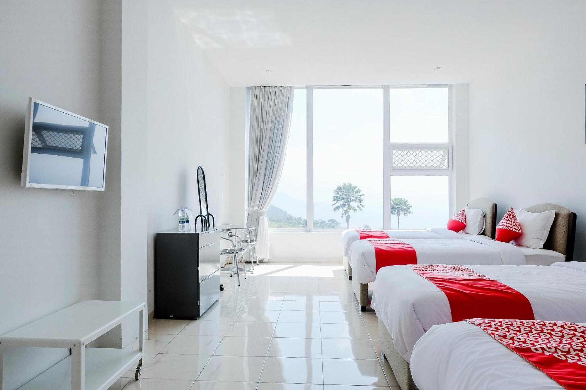 Oyo 1194 Villa Bukit Panderman Residence Batu  Luaran gambar