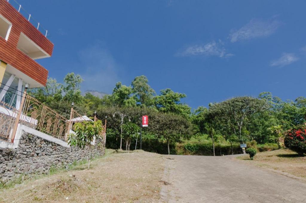 Oyo 1194 Villa Bukit Panderman Residence Batu  Luaran gambar