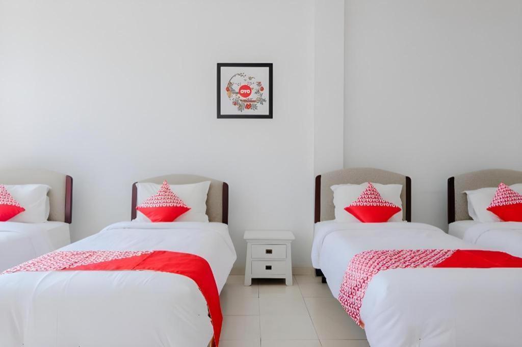 Oyo 1194 Villa Bukit Panderman Residence Batu  Luaran gambar