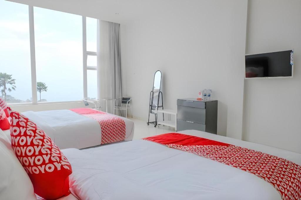 Oyo 1194 Villa Bukit Panderman Residence Batu  Luaran gambar