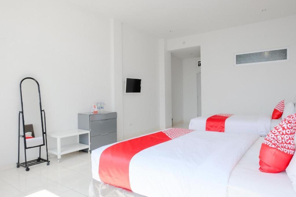 Oyo 1194 Villa Bukit Panderman Residence Batu  Luaran gambar